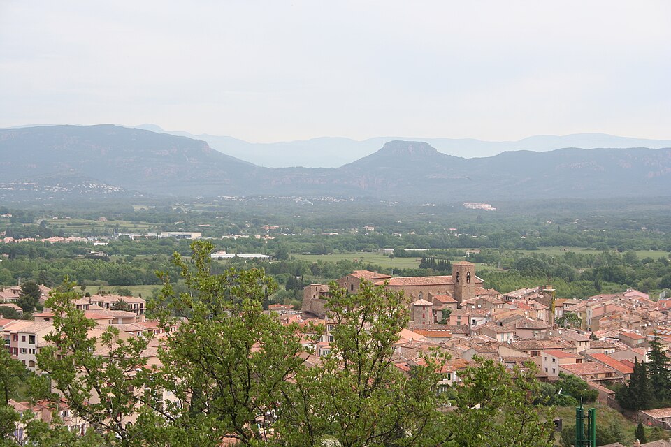 Vue du village de Roquebrune-sur-Argens
