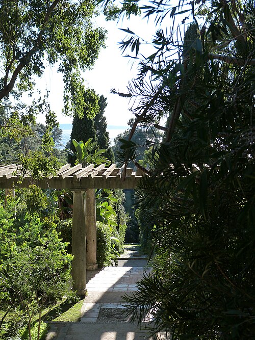 La pergola et les jardins du Domaine du Rayol